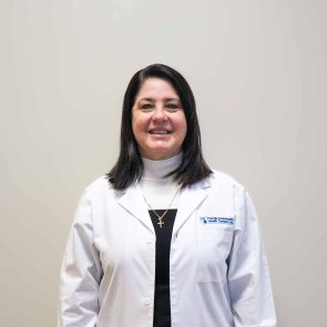 Vivian Reyes-Carmenate, ARNP